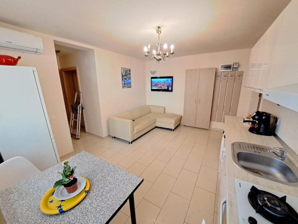 Bine Ati Venit La Maria Str Ion Alexandru Nr 1 Bl 14 Ap 1 Apartment Arad Luaran gambar